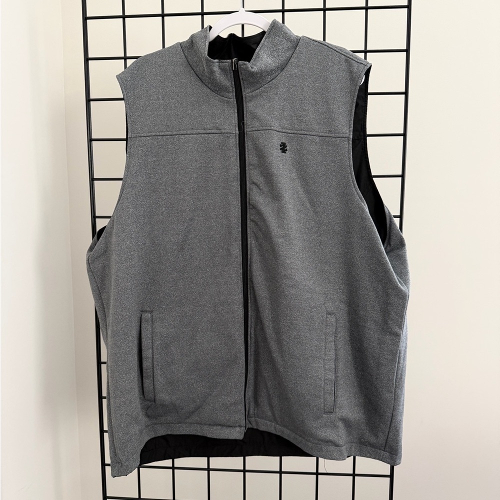 Izod Men's Charcoal Vest